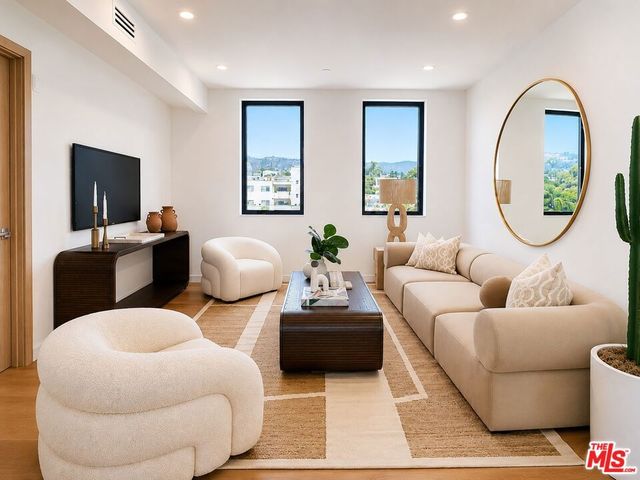 1257 N Detroit Street 401, West Hollywood, CA 90046