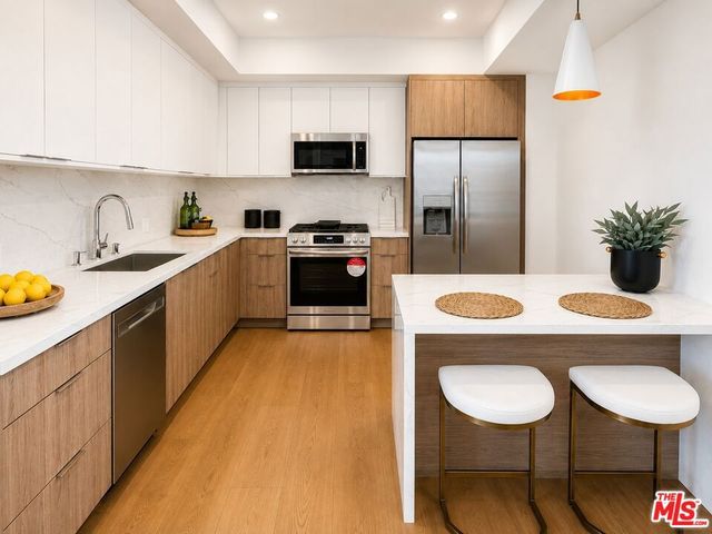 1257 N Detroit Street 401, West Hollywood, CA 90046