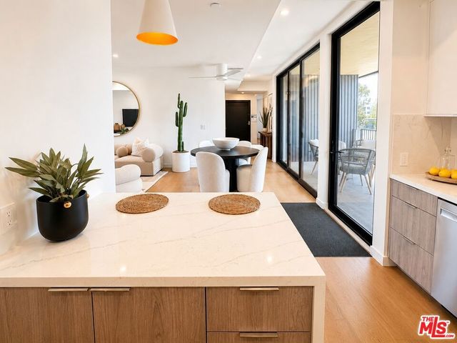 1257 N Detroit Street 401, West Hollywood, CA 90046