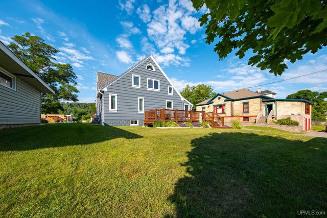 212 W Munising Avenue, Munising, MI 49862