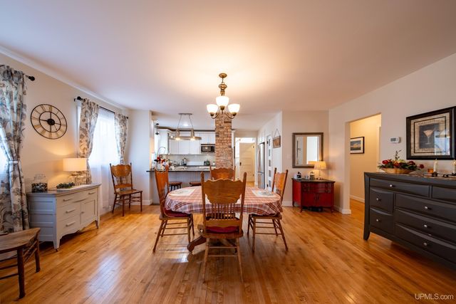 212 W Munising Avenue, Munising, MI 49862