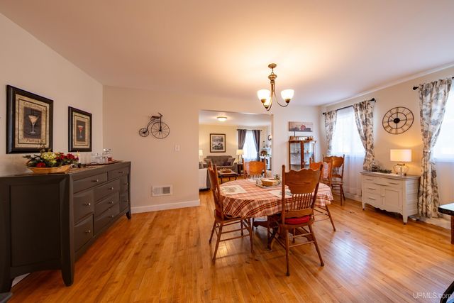 212 W Munising Avenue, Munising, MI 49862