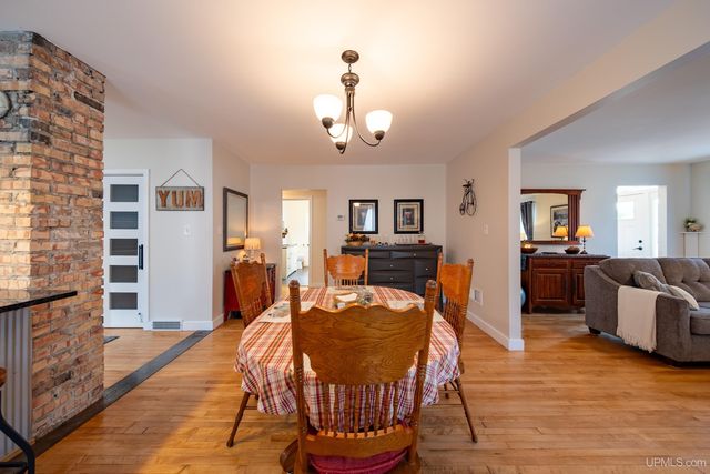 212 W Munising Avenue, Munising, MI 49862