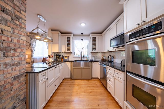 212 W Munising Avenue, Munising, MI 49862