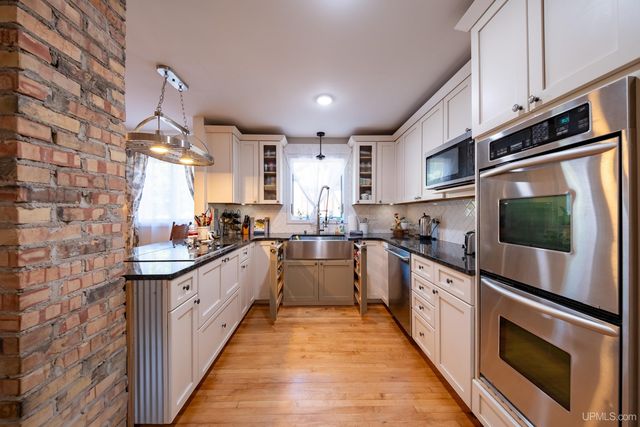 212 W Munising Avenue, Munising, MI 49862