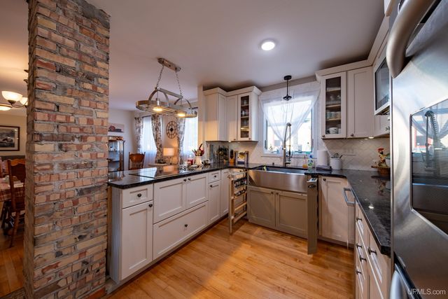 212 W Munising Avenue, Munising, MI 49862