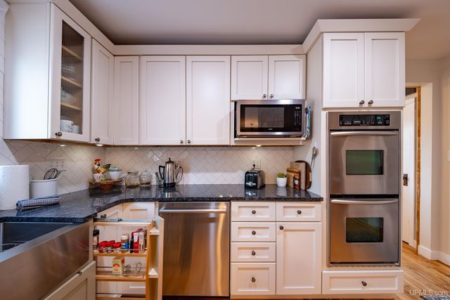 212 W Munising Avenue, Munising, MI 49862