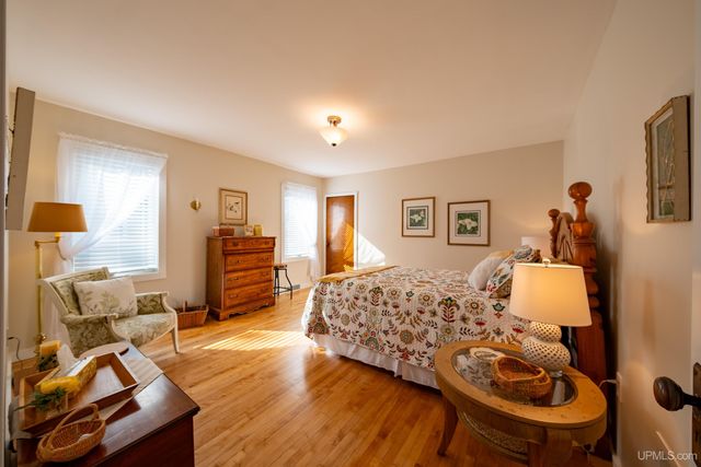 212 W Munising Avenue, Munising, MI 49862