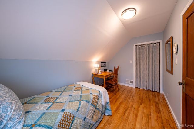 212 W Munising Avenue, Munising, MI 49862