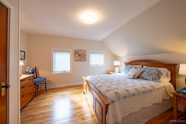 212 W Munising Avenue, Munising, MI 49862