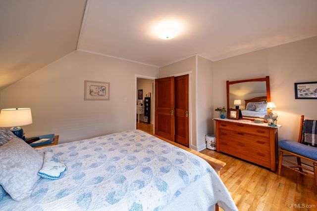 212 W Munising Avenue, Munising, MI 49862