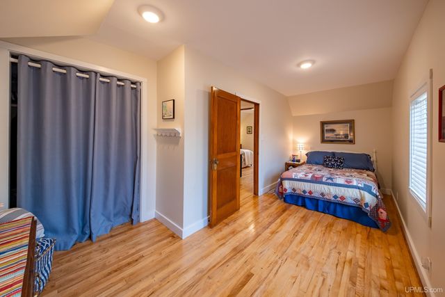 212 W Munising Avenue, Munising, MI 49862