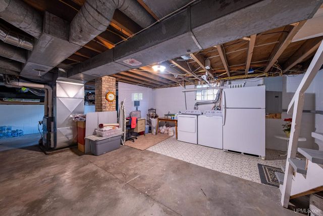 212 W Munising Avenue, Munising, MI 49862