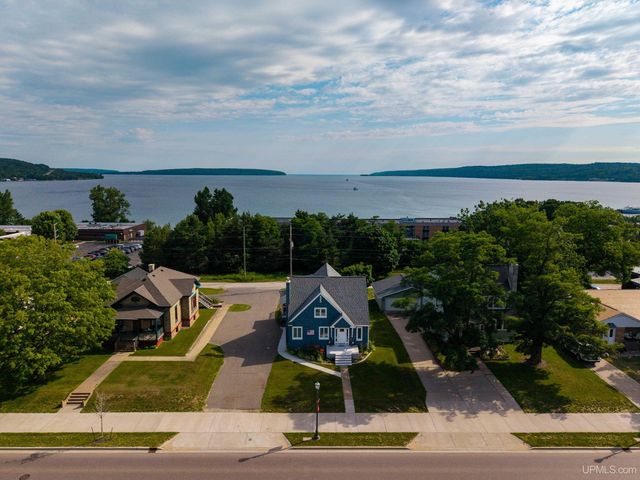 212 W Munising Avenue, Munising, MI 49862