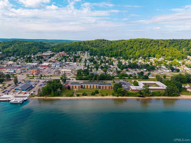 212 W Munising Avenue, Munising, MI 49862