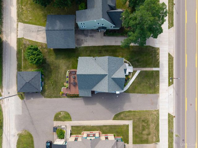 212 W Munising Avenue, Munising, MI 49862