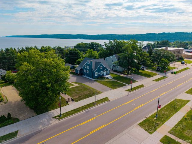 212 W Munising Avenue, Munising, MI 49862