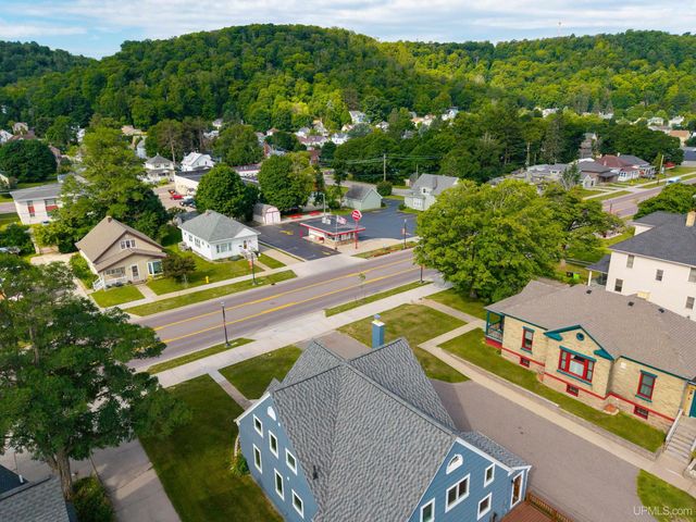 212 W Munising Avenue, Munising, MI 49862