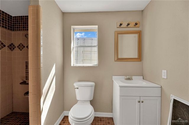 318 E 2nd Avenue, Elsa, TX 78543