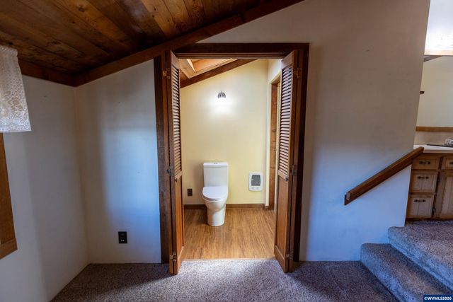 5686 Waconda Dr NE, Salem, OR 97305