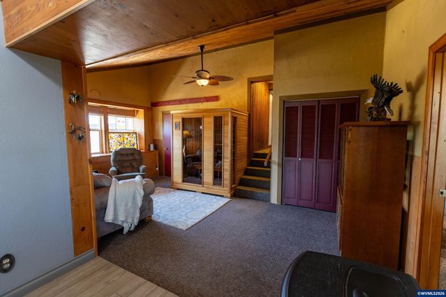 5686 Waconda Dr NE, Salem, OR 97305