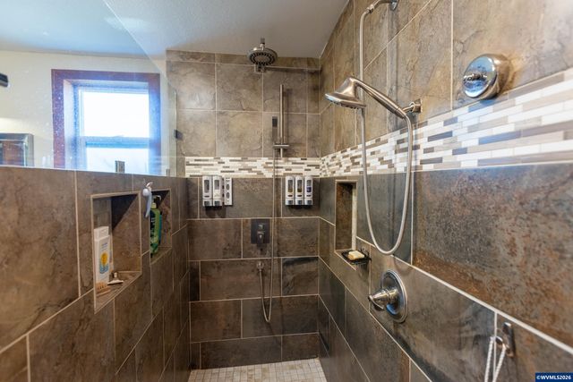 5686 Waconda Dr NE, Salem, OR 97305