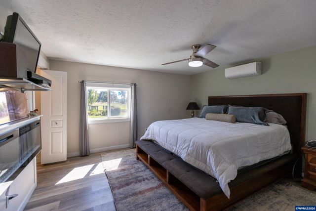 5686 Waconda Dr NE, Salem, OR 97305