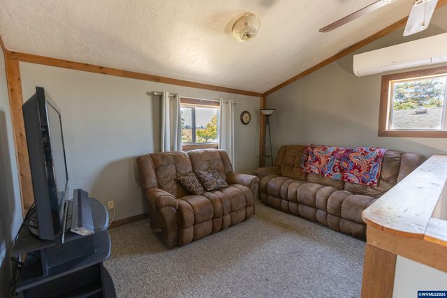 5686 Waconda Dr NE, Salem, OR 97305