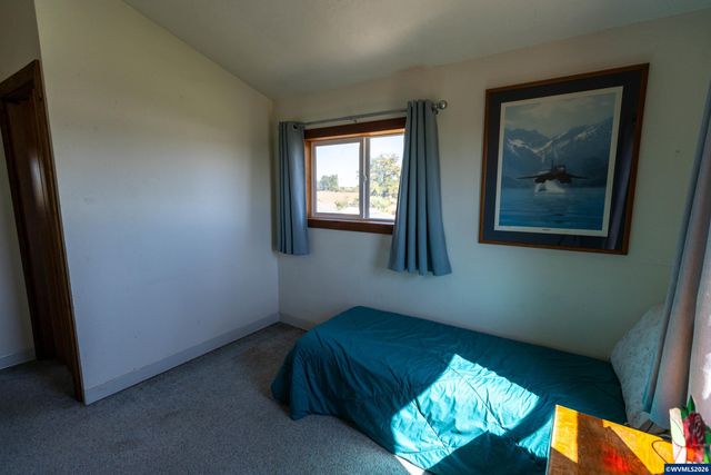 5686 Waconda Dr NE, Salem, OR 97305