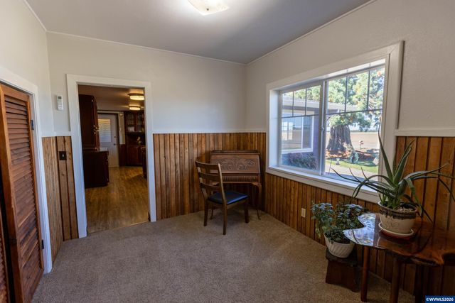 5686 Waconda Dr NE, Salem, OR 97305