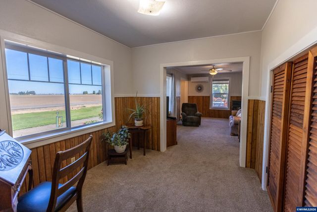 5686 Waconda Dr NE, Salem, OR 97305