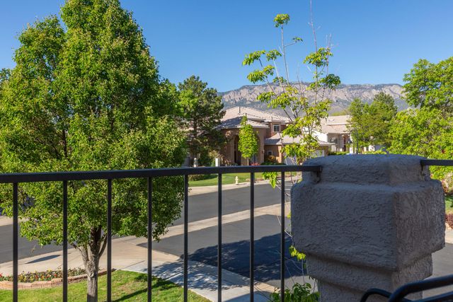 10032 Bridgepointe Court NE, Albuquerque, NM 87111