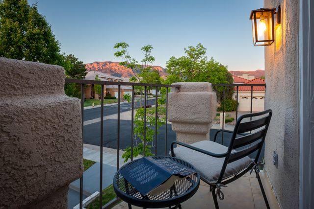 10032 Bridgepointe Court NE, Albuquerque, NM 87111