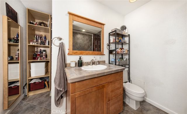 870 Falcon Lane, Redlands, CA 92374