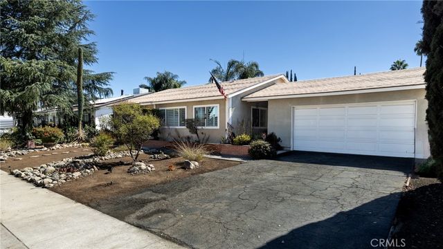 870 Falcon Lane, Redlands, CA 92374
