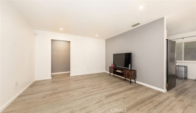 870 Falcon Lane, Redlands, CA 92374