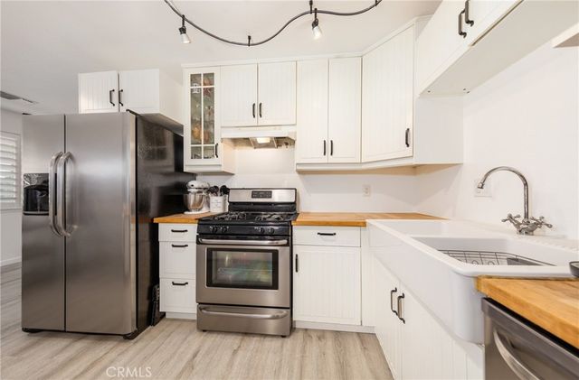 870 Falcon Lane, Redlands, CA 92374