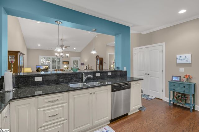 65 Hillsborough Drive, Anderson, SC 29621