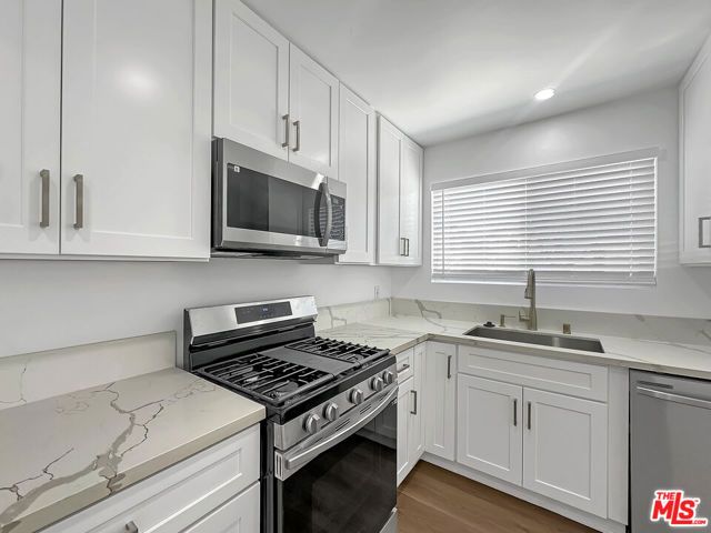 215 W Plymouth Street, Inglewood, CA 90302