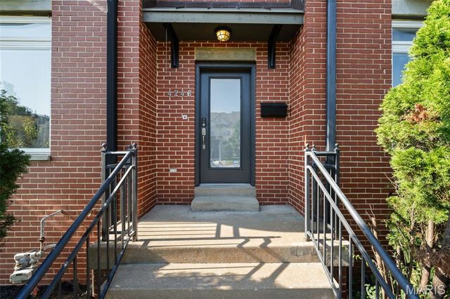 4246 Olive Street, St Louis, MO 63108
