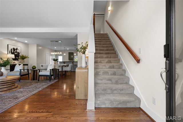 4246 Olive Street, St Louis, MO 63108