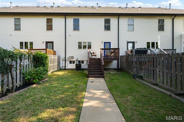 4246 Olive Street, St Louis, MO 63108