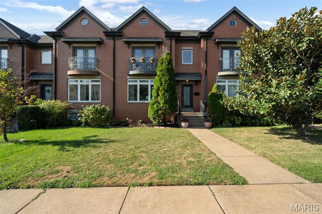 4246 Olive Street, St Louis, MO 63108