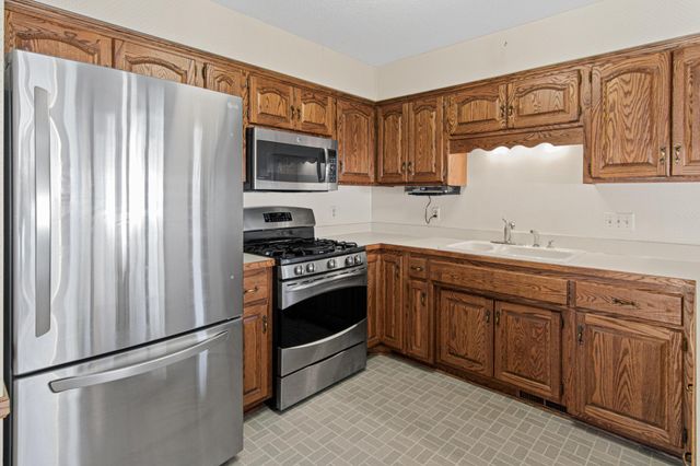 11010 40th Place N, Plymouth, MN 55441