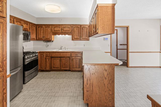 11010 40th Place N, Plymouth, MN 55441