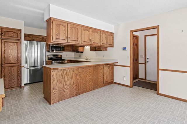 11010 40th Place N, Plymouth, MN 55441