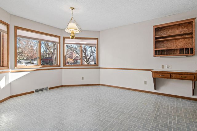 11010 40th Place N, Plymouth, MN 55441