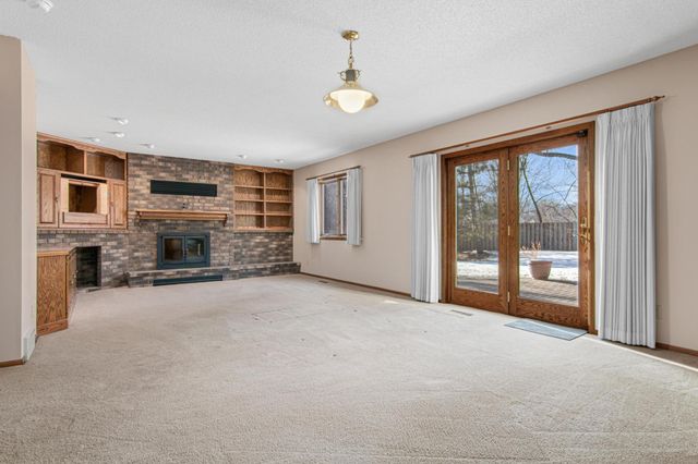 11010 40th Place N, Plymouth, MN 55441