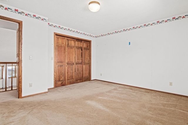 11010 40th Place N, Plymouth, MN 55441