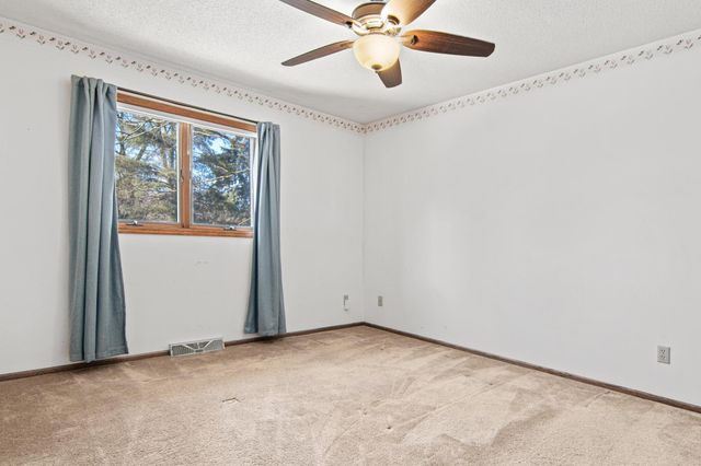 11010 40th Place N, Plymouth, MN 55441